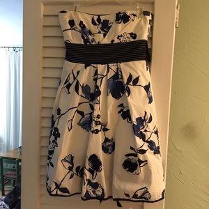 Splendid white floral formal spring dress